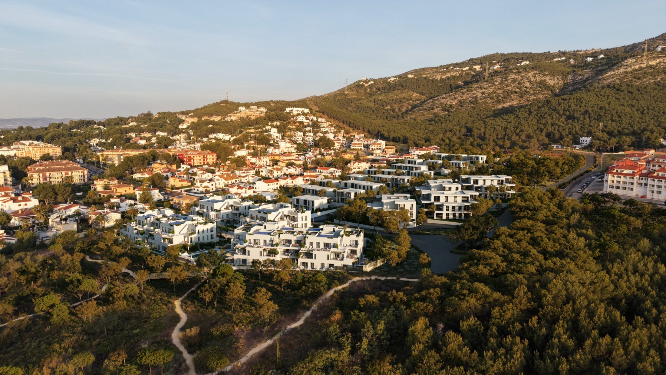 VIVIENDAS EXCLUSIVAS CON PISCINA, WELLNESS Y VISTAS AL MAR