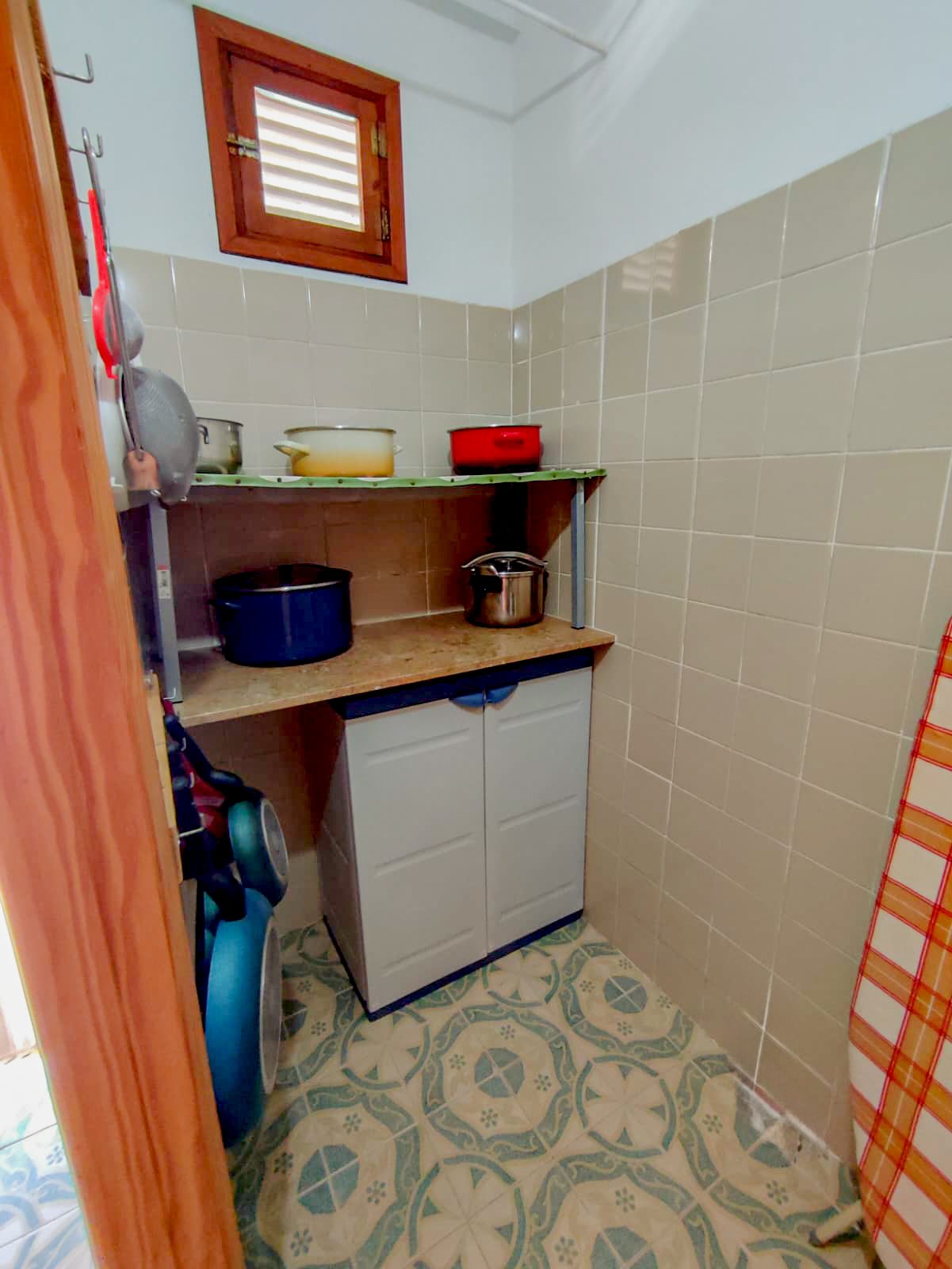 Encanto Mediterráneo con Amplia Parcela en Alcocéber