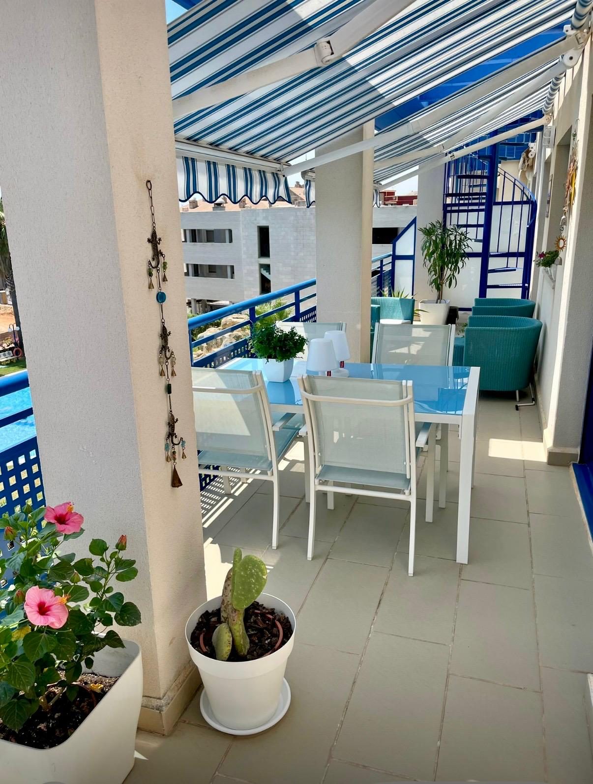 Apartamento de 2 dormitorios con terraza y vistas panorámicas