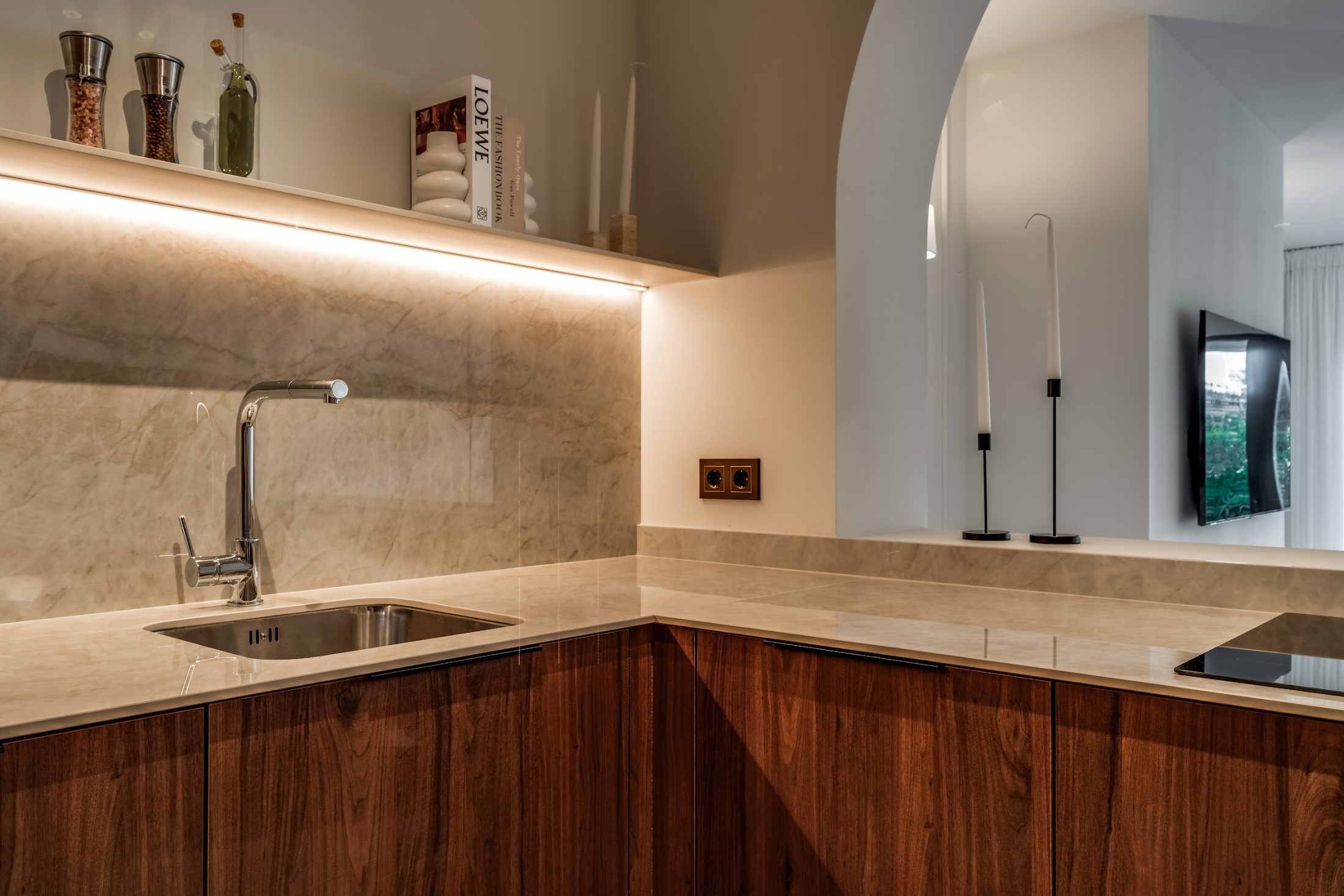 38e3c286-bdfe-47d2-b8bf-b0c02fc30986