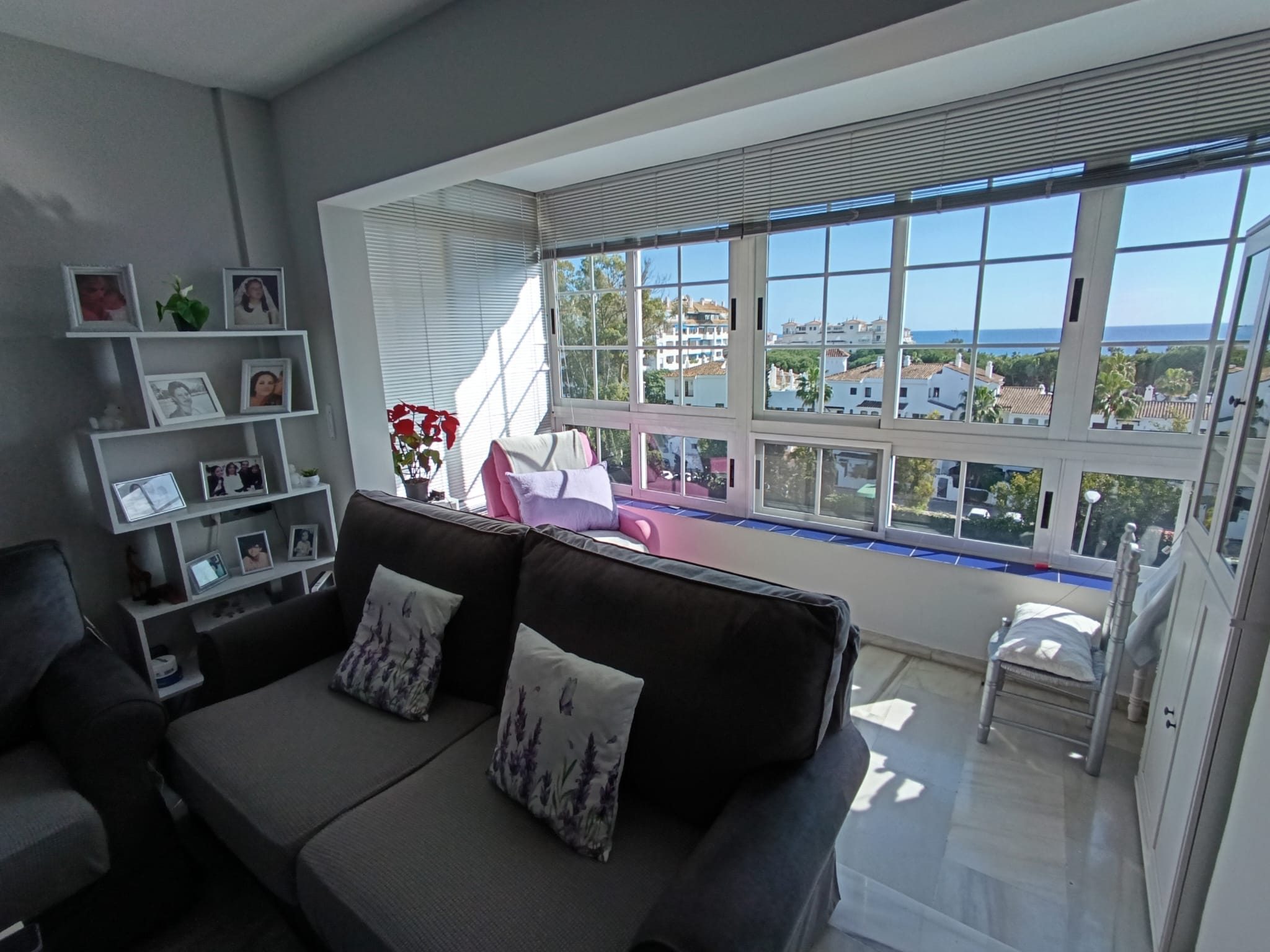 BONITO APARTAMENTO CON VISTAS AL MAR, PUERTO BANÚS