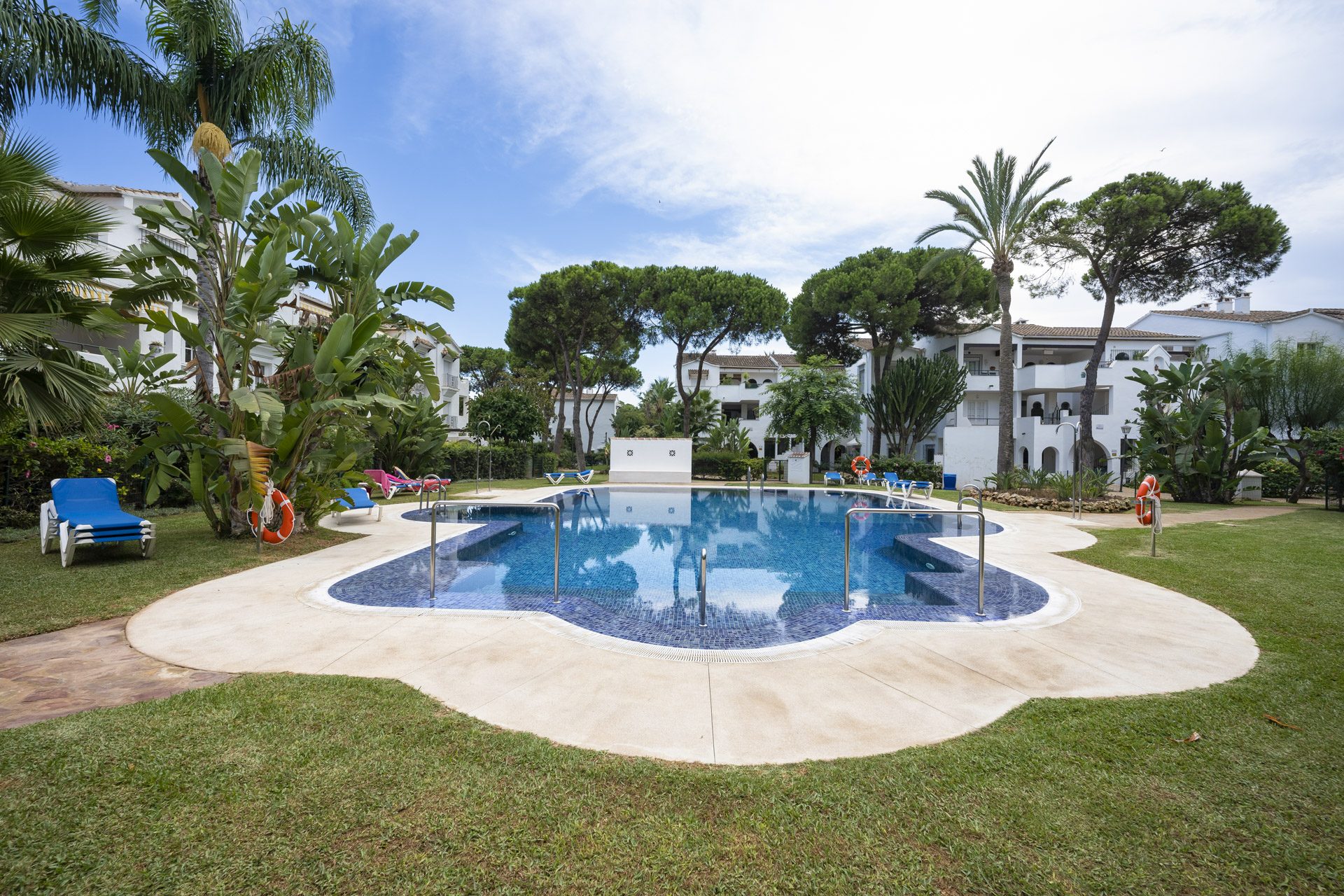 COMPLETELY REFURBISHED SCANDINAVIAN STYLE APARTMENT-PALMERA REAL