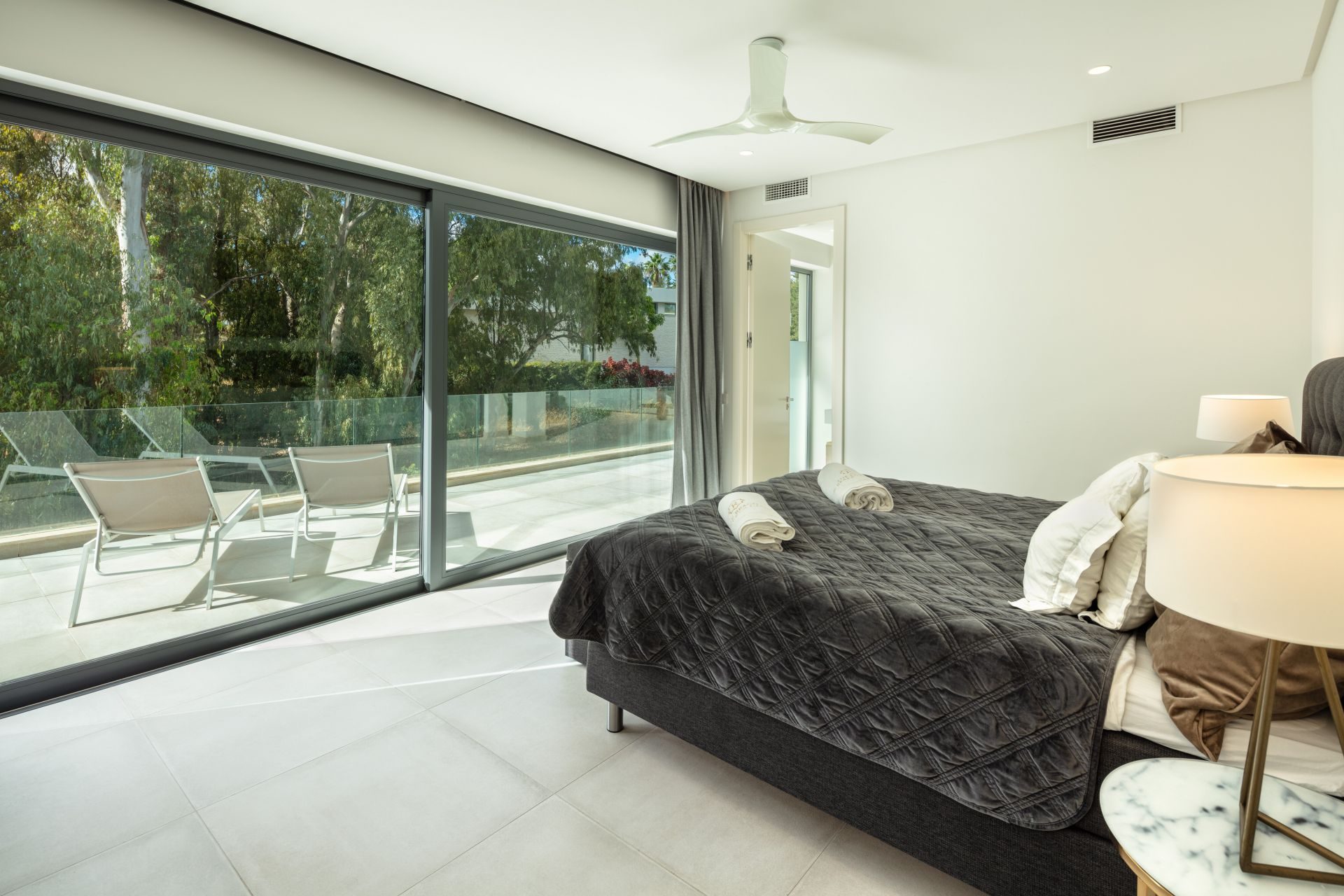 4e98f0c4-b218-4bab-b5b6-6a04e8d8fb8c