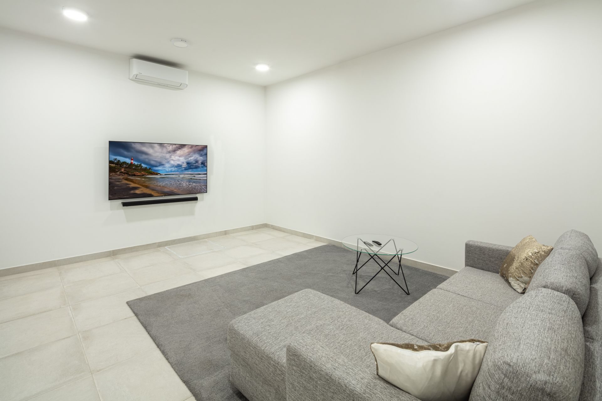 228b4a8d-8dbd-4292-b869-781663125a94