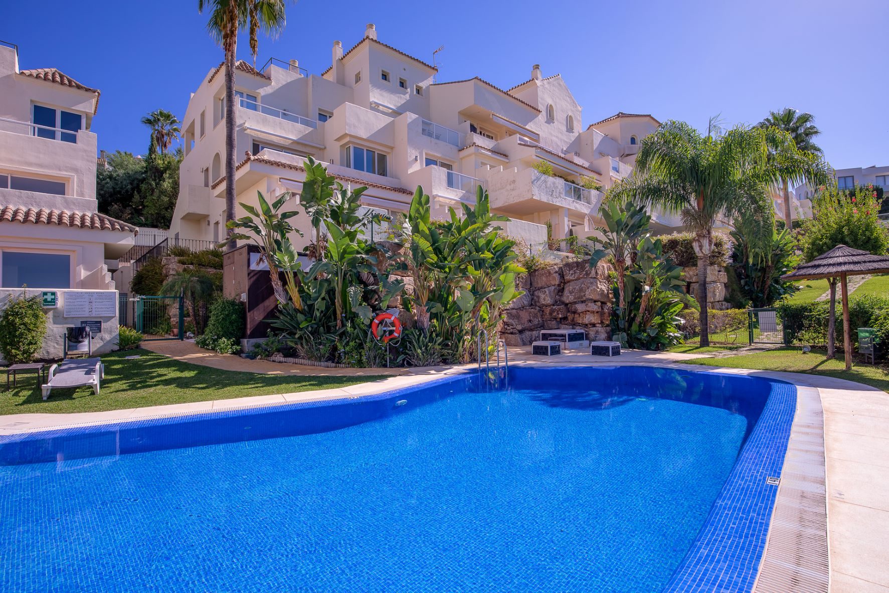 Coqueto apartamento en Urb. Puerto del Almendro-Benahavis