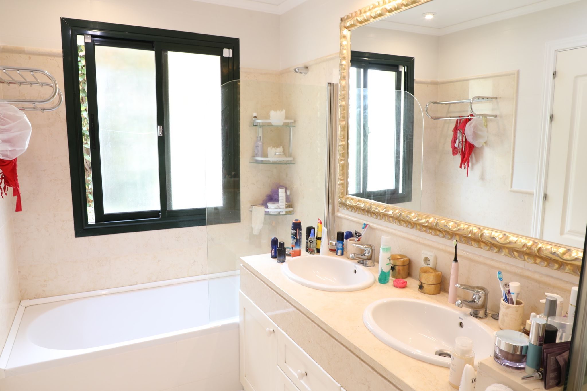 c16ba541-318b-42b3-b4b7-b23740a56612