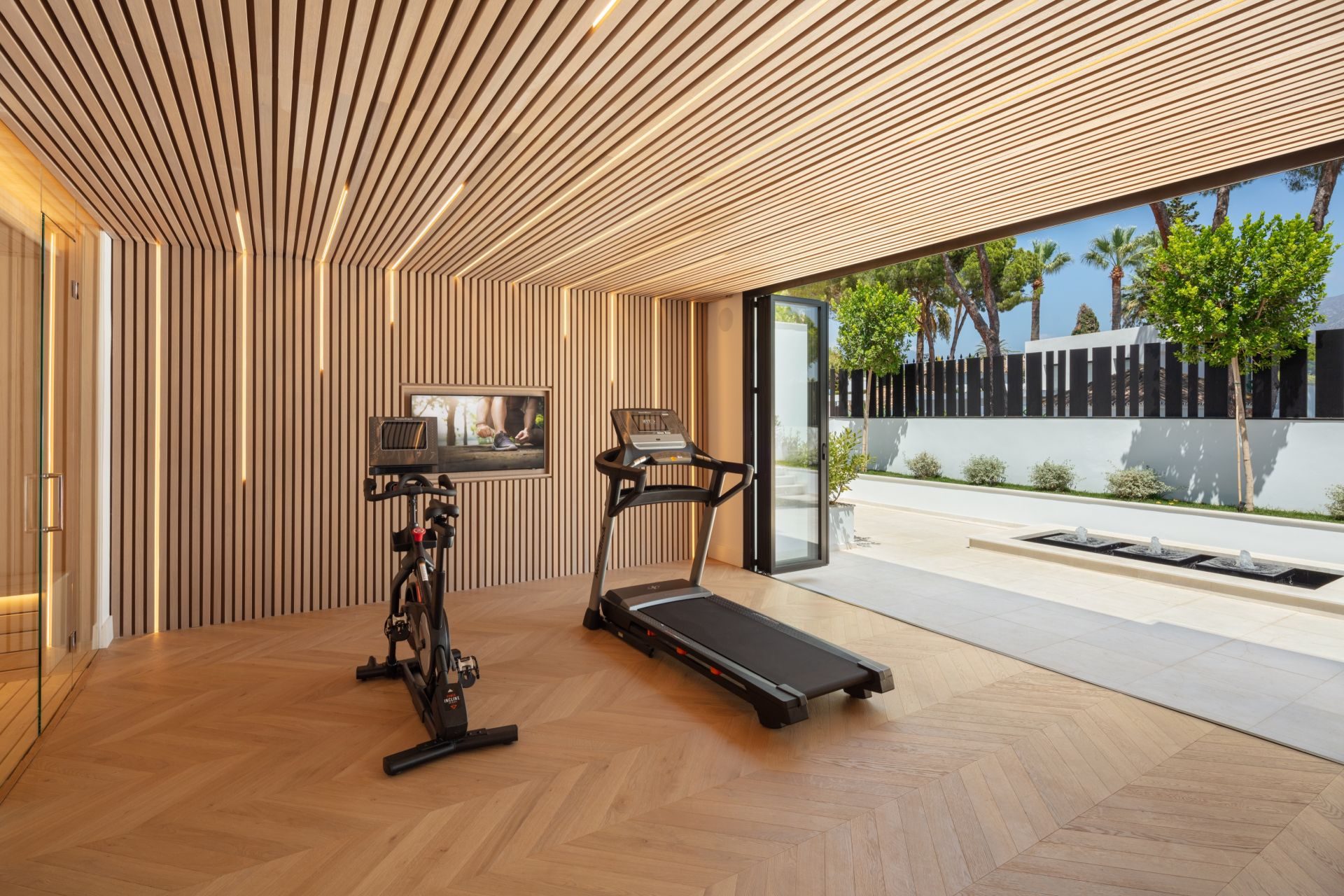 1d637991-0c0a-4900-b978-420b93fe7f26