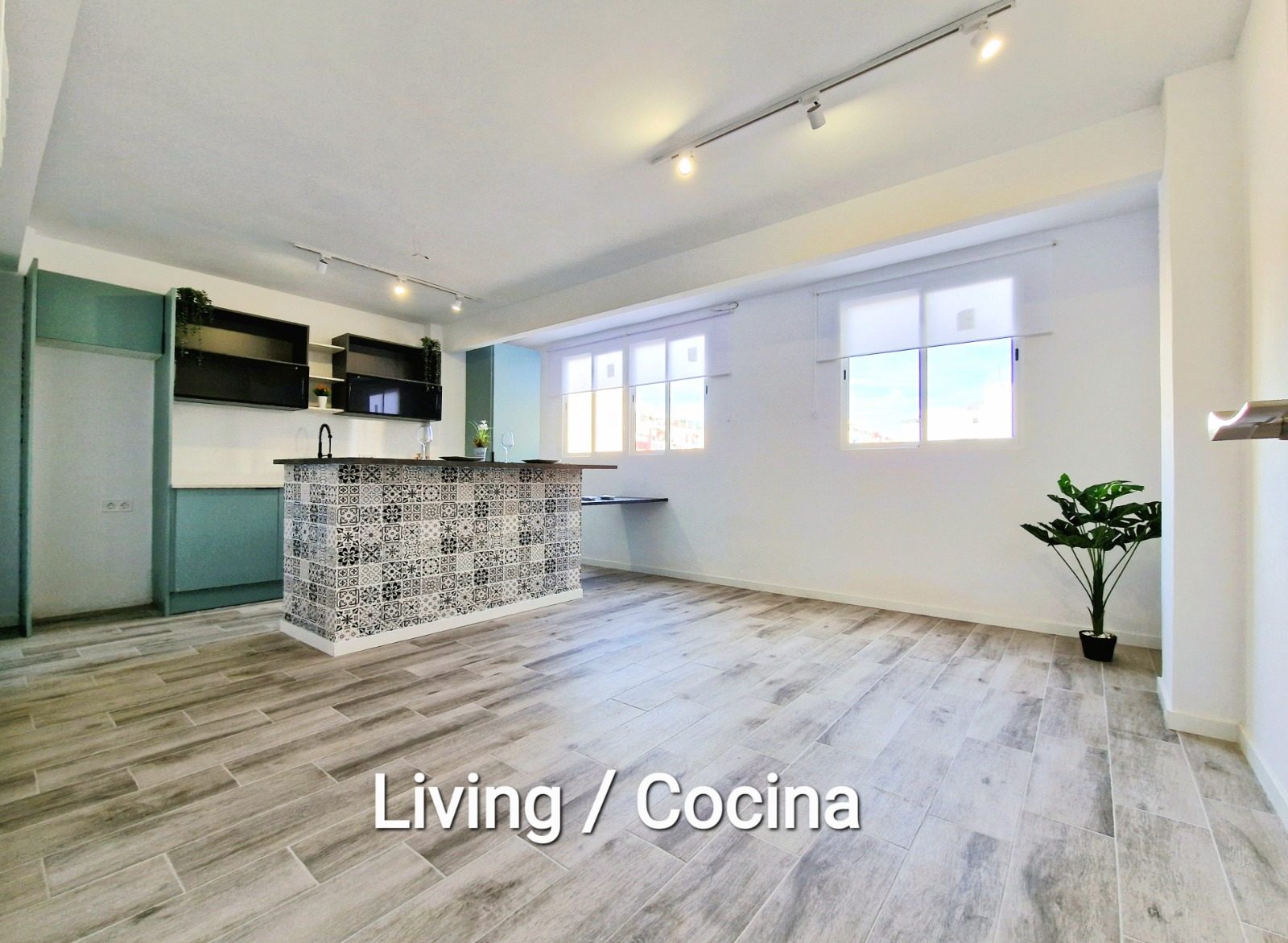 6caad670-536f-4e20-a943-d586172f6c7b