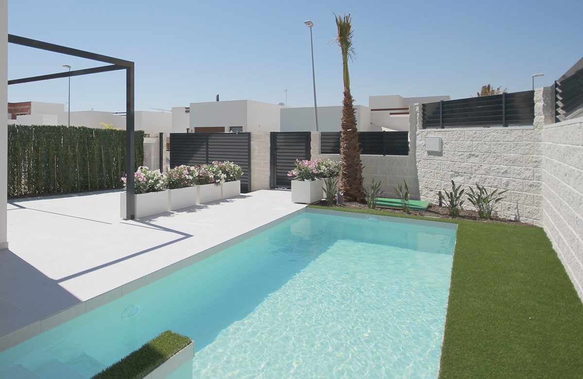 Modern villas for sale in San Fulgencio. GREAT PRICE!
